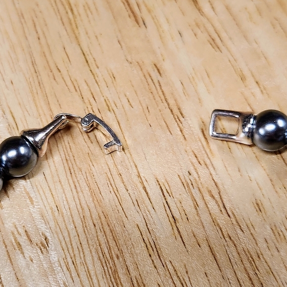 Blue/Gray Pearl Necklace - Picture 5 of 6